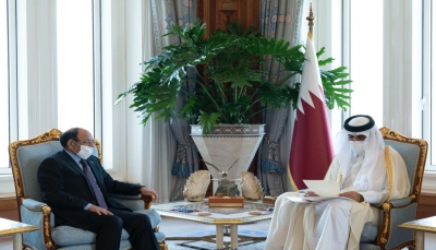 نائب الرئيس يسلم أمير قطر رسالة خطية من رئيس الجمهورية
