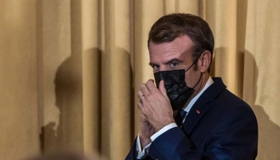 الرئيس الفرنسي ماكرون يحاول حلّ الأزمة بين لبنان ودول خليجية بعد استقالة قرداحي