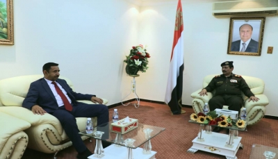 وزير الداخلية يناقش مع محافظ شبوة الأوضاع الأمنية بالمحافظة