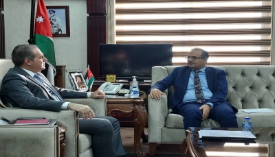 وزير الصحة يبحث مع نظيره الأردني إمكانية زيادة المنح الطبية لليمن