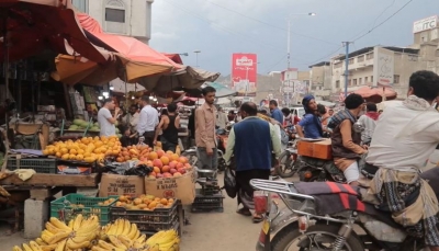 برنامج أممي: شراء المواد الغذائية بات مستحيلاً عند كثير من اليمنيين جراء ارتفاع الأسعار