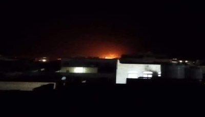 شبوة.. انفجار في مطار عتق إثر سقوط صاروخ باليستي أطلقه الحوثيون من البيضاء