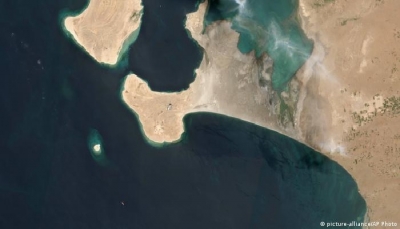 البحرية البريطانية: أنباء عن هجوم على سفينة قبالة ميناء رأس عيسى غرب اليمن