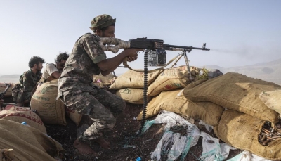 أسوشيتد برس: في نكسة أخرى للحوثيين.. القوات الحكومية تكتسح محافظة استراتيجية في اليمن