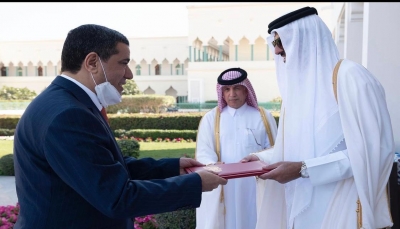 أمير دولة قطر يتسلم أوراق اعتماد سفير اليمن لدى الدوحة