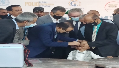 وزير الصحة يدشن حملة تحصين ضد شلل الأطفال في المحافظات المحررة