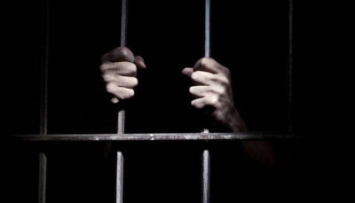 للمرة الثالثة.. سجين في "مركزي عدن" يحاول الانتحار بسبب مماطلة محاكمته
