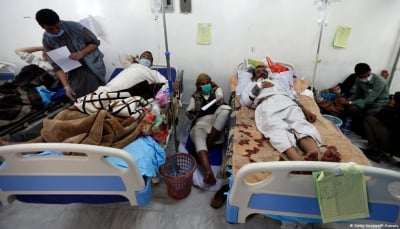 القطاع الصحي يكافح من أجل البقاء.. تفشي الأوبئة والحمى يُعمق أوجاع اليمنيين