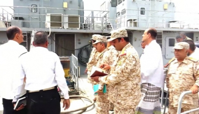 لجنة عسكرية تطلع على جاهزية القوات البحرية والدفاع الساحلي بعدن
