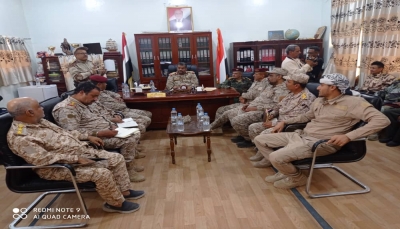 لجنة عسكرية تتطلع على الأوضاع الإدارية واللوجستية في محور تعز