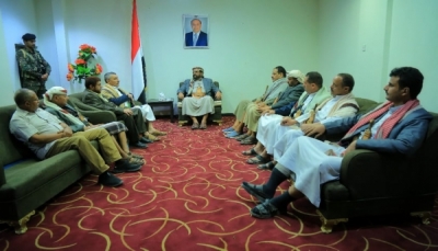 مأرب.. العرادة يلتقي اللجنة البرلمانية لمناقشة دعم الجيش والمقاومة