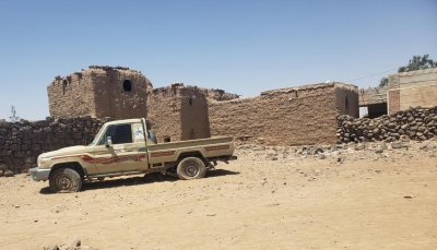 مسلحون قبليون يهاجمون مقرا لمليشيات الحوثي في "عيال سريح" بعمران