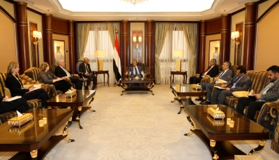 رئيس البرلمان اليمني يدعو إنسانية الغرب إلى انقاذ "تعز" وجعل كسر الحصار الحوثي أولوية