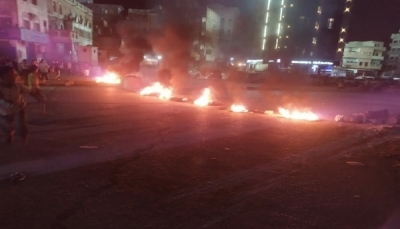 حضرموت.. تجدد الاحتجاجات الغاضبة في "المكلا" تنديداً بانقطاع الكهرباء
