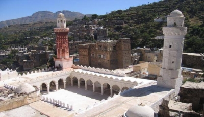 إب.. مليشيا الحوثي تُجبر مؤذني المساجد على توقيع تعُهدات بتأخير موعد أذان المغرب