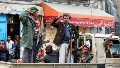 في ظل فوضى أمنية.. تجار صنعاء يطالبون بمنحهم تراخيص حمل السلاح لحماية أنفسهم
