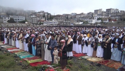 ضمن مساعي تطييف المجتمع ..مليشيا الحوثي في إب تفرض صلاة العيد على طريقة المذاهب الشيعية