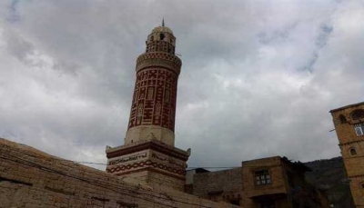 إب.. مليشيا الحوثي تقتحم مسجد وتعتدي على المصلين