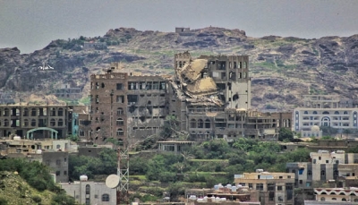 مقتل طفل وإصابة والديه بقصف لمليشيات الحوثي على قرية غربي تعز