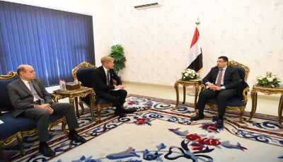 حكومة اليمن: عدم الالتزام بأي من بنود الهدنة الأساسية يهدد فرص نجاحها