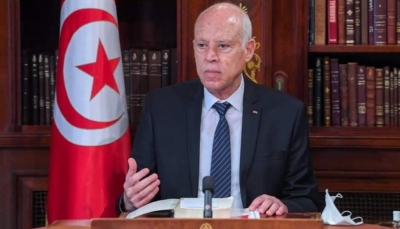 الرئيس التونسي يعزل 57 قاضيا بتهم الفساد والتستر في قضايا إرهاب