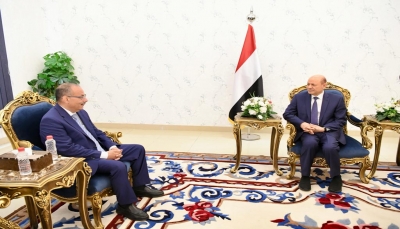 العليمي يؤكد استعداد مجلس القيادة تقديم التسهيلات للشركات الألمانية للعمل في اليمن
