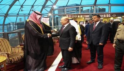 الرئيس العليمي يصل الكويت ضمن جولة خارجية لحشد الدعم للإصلاحات في اليمن