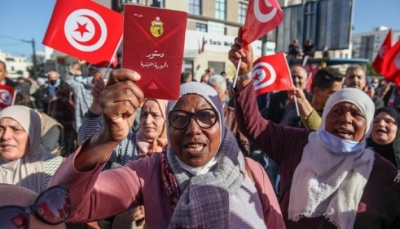 عودة إلى صراع حسم عام 2014.. التوجه لحذف "مرجعية الإسلام" بالدستور الجديد يثير جدلاً بتونس