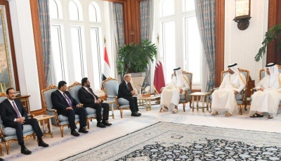 الرئيس العليمي وأمير قطر يعقدان لقاءا موسعا لتعزيز العلاقات بين البلدين