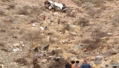وفاة وإصابة 16 شخصًا في حادث سير مروع غربي صنعاء