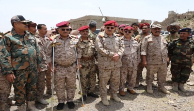 شدد على التحشيد لتحريرها.. وزير الدفاع اليمني: مدينة تعز حطّمت أوهام ميلشيات الحوثي