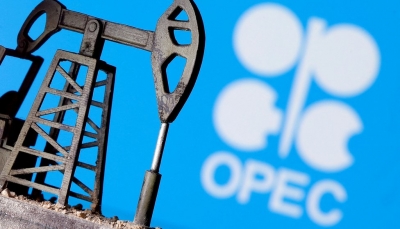 مجموعة أوبك توافق على 100 ألف برميل زيادة في إنتاج النفط