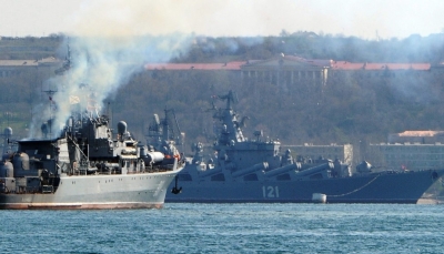 هجوم يستهدف قيادة أسطول البحر الأسود الروسي وواشنطن تزود كييف بصائد الدبابات 