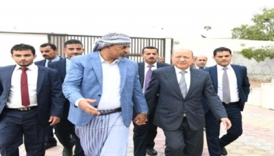 لماذا تأخرت عودة المجلس الرئاسي إلى عدن.. وما العوائق التي يضعها الانتقالي؟ (تقرير خاص)