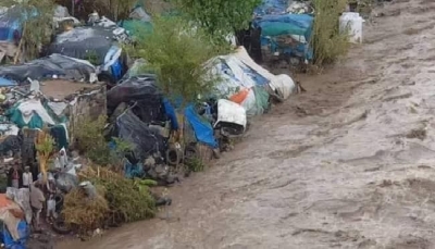 سيول الأمطار تجرف مساكن عشرات المواطنين في مدينة إب