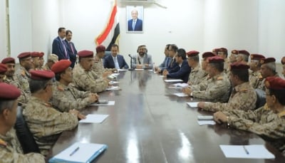 في ظل عدم التزام الحوثي بالهدنة.. العرادة يوجه الجيش برفع الجاهزية القصوى استعدادا لـ "المرحلة القادمة"