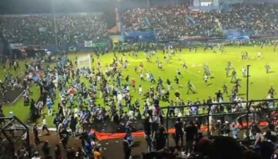 مقتل أكثر من 174 مشجعا في تدافع عقب مباراة كرة قدم في إندونيسيا 