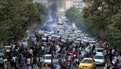 الموت للديكتاتور.. إضراب واشتباكات في إيران مع دخول الاحتجاجات أسبوعها الرابع