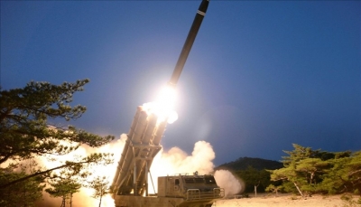 الكوريتان تتبادلان الطلقات والقذائف الصاروخية التحذيرية قرب الحدود البحرية بينهما