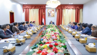 الحكومة اليمنية تعلن اتخاذ قرارات وإجراءات لردع التهديدات الإرهابية للحوثيين