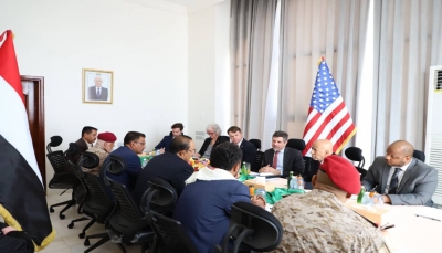اليمن.. السفير الأمريكي يصل المكلا ويعقد اجتماعا مع محافظ حضرموت