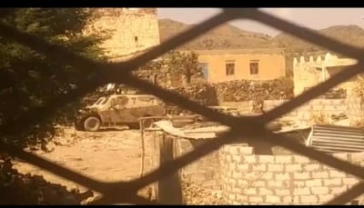 مليشيا الحوثي تفرض حصارًا خانقًا على إحدى القرى الريفية جنوب إب