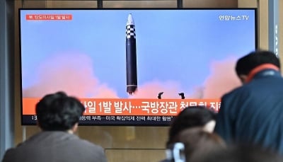 كوريا الشمالية تطلق صاروخا يصل مداه إلى أميركا وواشنطن تتعهد بضمان أمنها وحلفائها