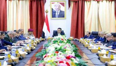 الحكومة: الاعتداءات الحوثية على موانئ ومنشآت النفط إعلان "حرب مفتوحة"