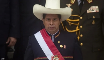 بيرو.. البرلمان يعزل الرئيس  "بيدرو كاستيلو" والشرطة تحتجزه ونائبته تتولى السلطة