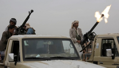 معهد أمريكي: الحوثيون يصعدون العنف لابتزاز الحكومة اليمنية من أجل تقاسم واردات النفط