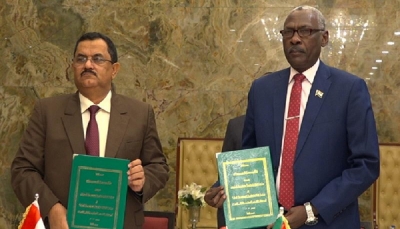 توقيع مذكرة تفاهم عسكرية بين اليمن والسودان تشمل "مكافحة الإرهاب والقرصنة البحرية"