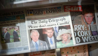 اتهامات في بريطانيا للأمير هاري بالسعي إلى تدمير العائلة المالكة
