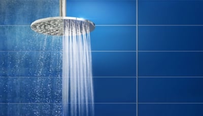 دراسة: الاستحمام بالماء البارد يحفز جهاز المناعة ويخفف من أعراض الاكتئاب