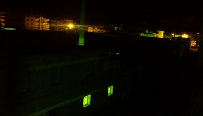 اليمن.. خروج كهرباء عدن عن الخدمة والظلام يُخيّم على المدينة